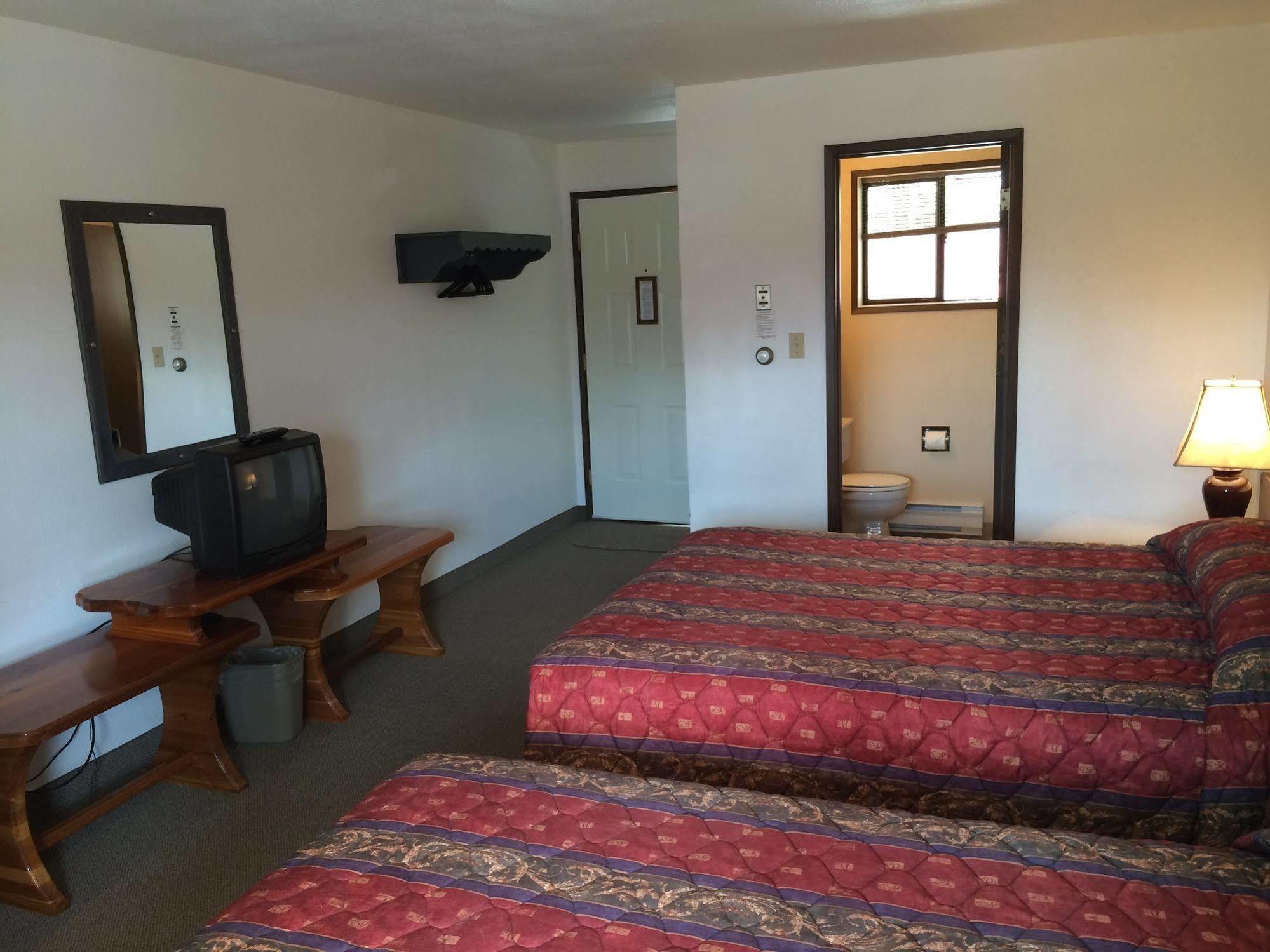 Alpen Motel Radium Hot Springs Exterior foto